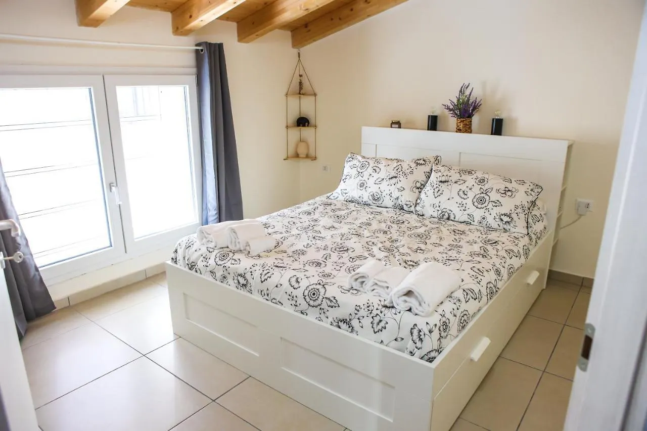 Dom wakacyjny Beatrix Home Katania
